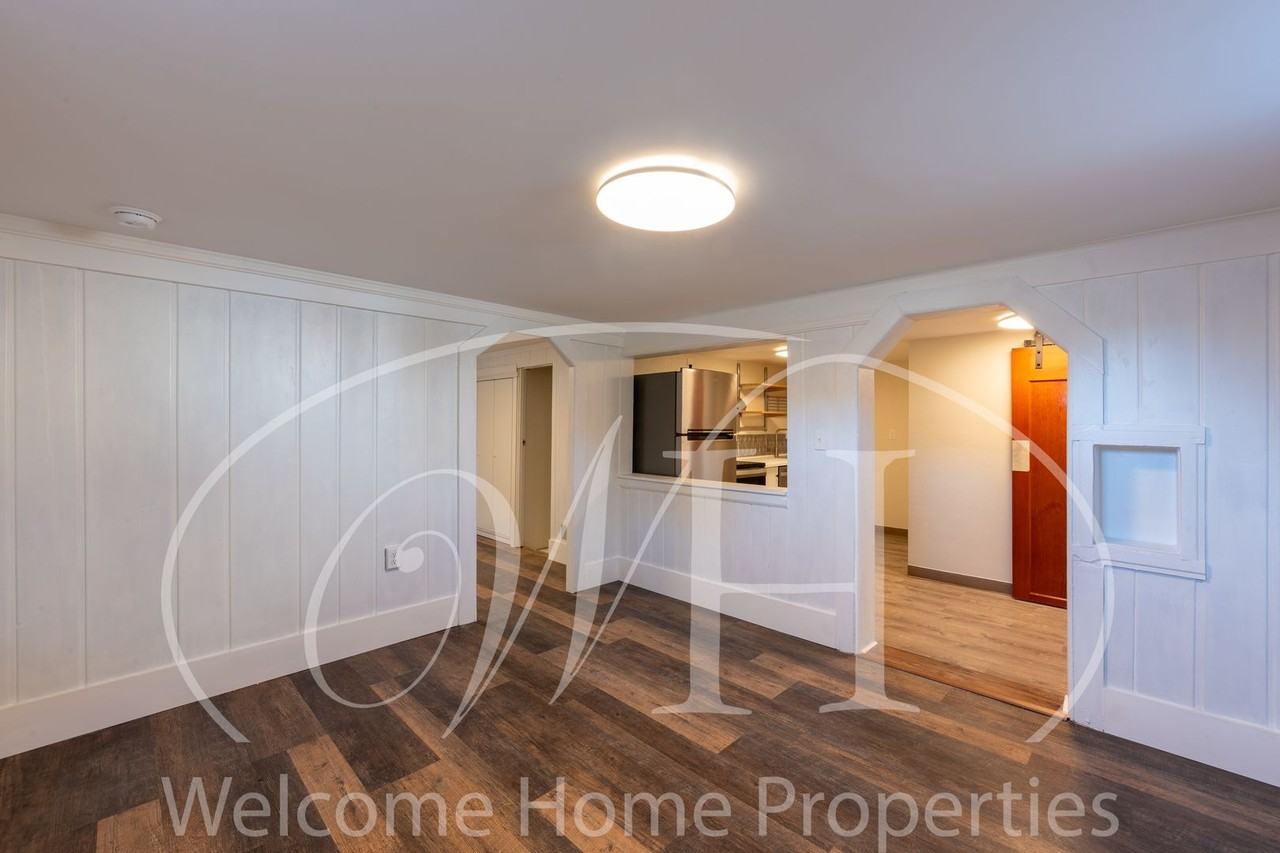 1011 Waverly Street - Photo 6 of 17