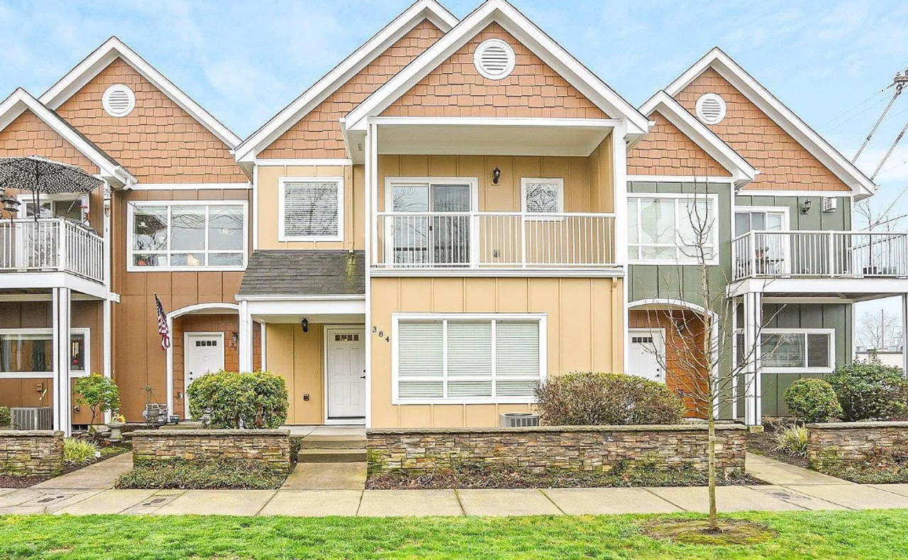 384 Market Street Northeast - Photo 4 of 37