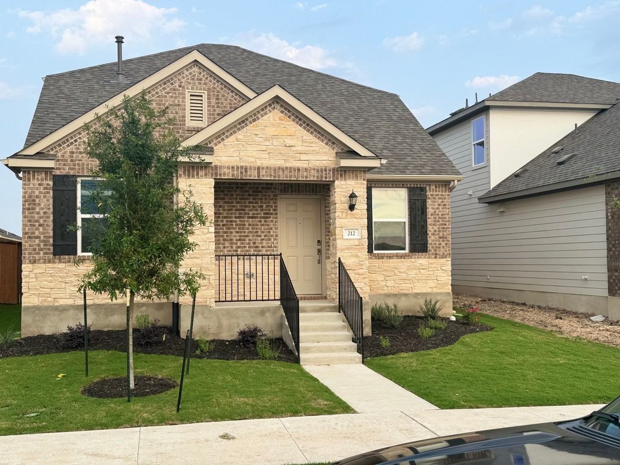 212 Flowers Avenue - Photo 7 of 39