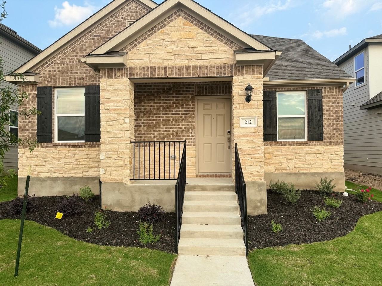 212 Flowers Avenue - Photo 3 of 39