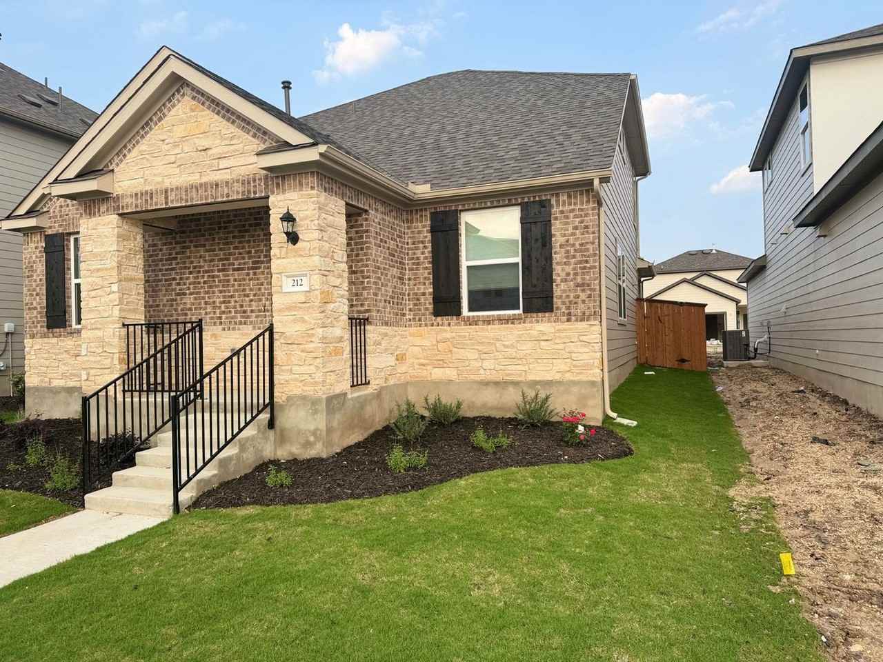 212 Flowers Avenue - Photo 6 of 39