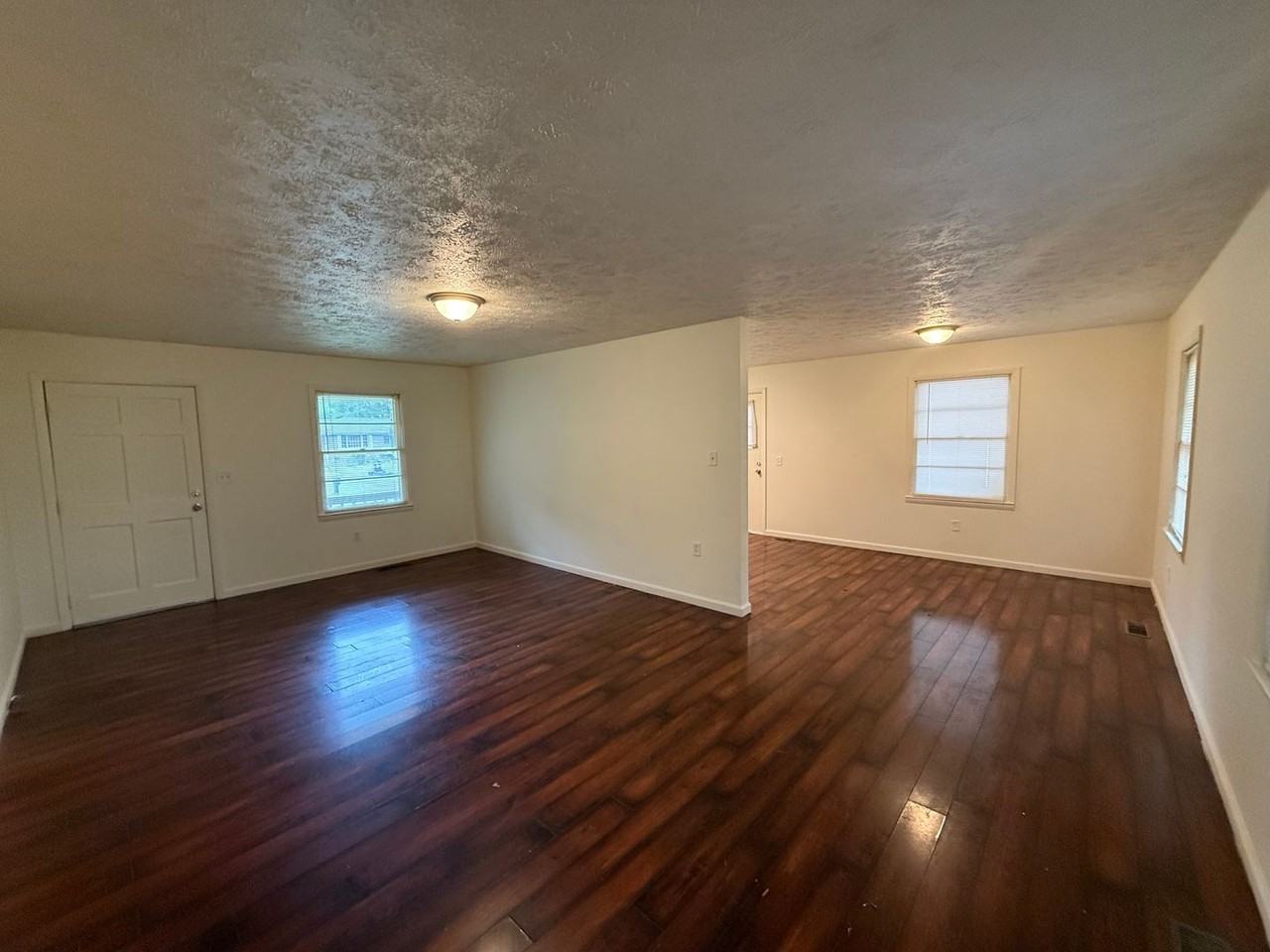 108 Brookwood Dr Ne - Photo 2 of 10