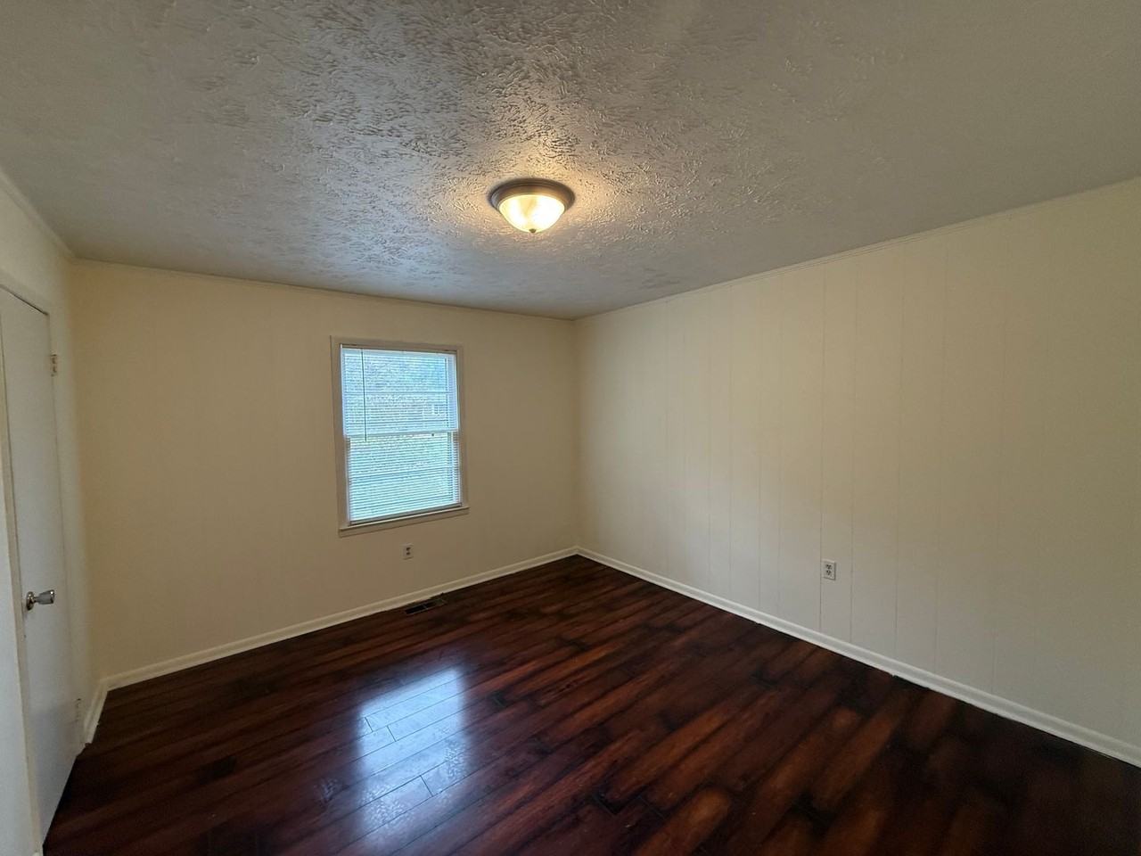 108 Brookwood Dr Ne - Photo 3 of 10