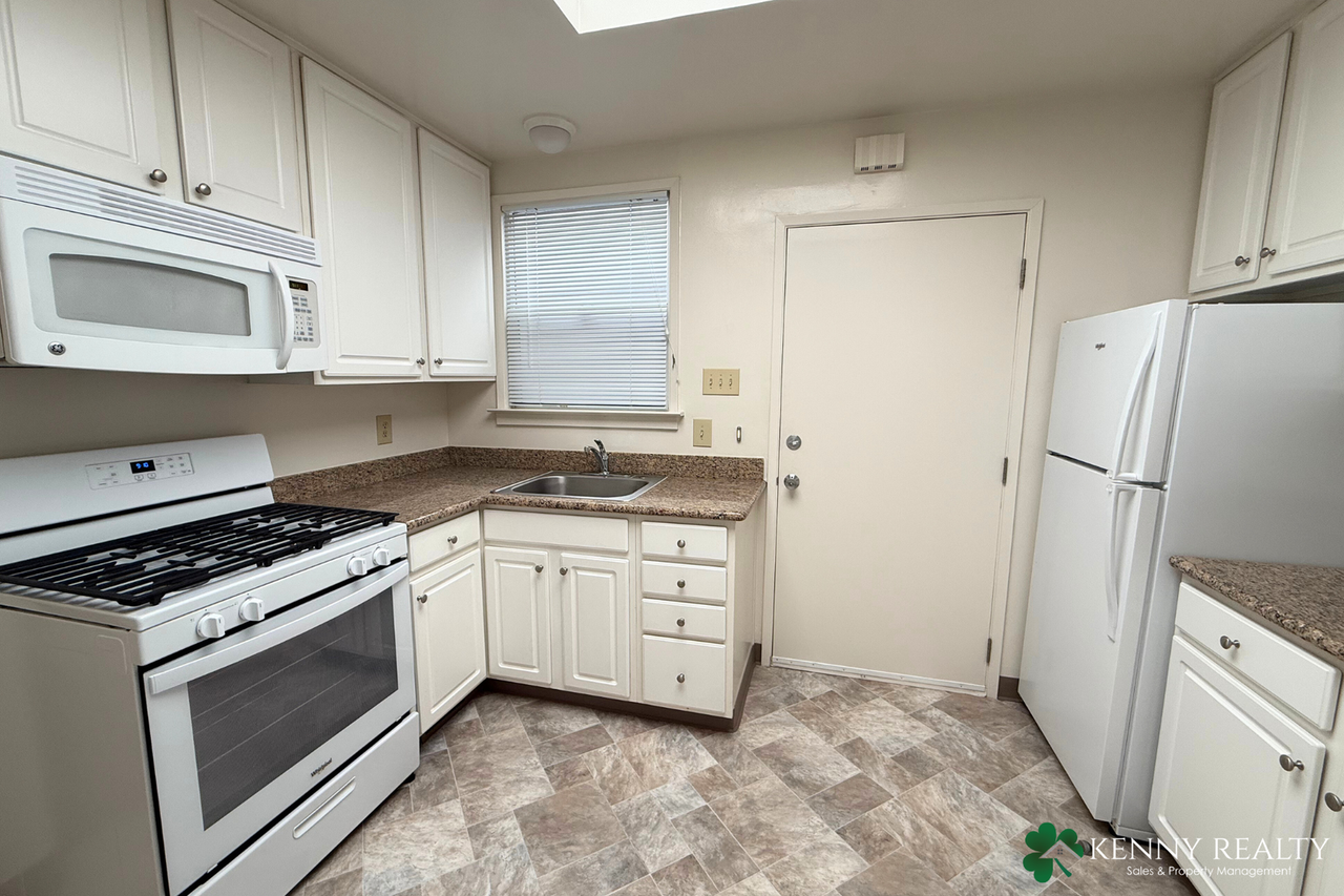 359 3rd Ln - Photo 2 of 18