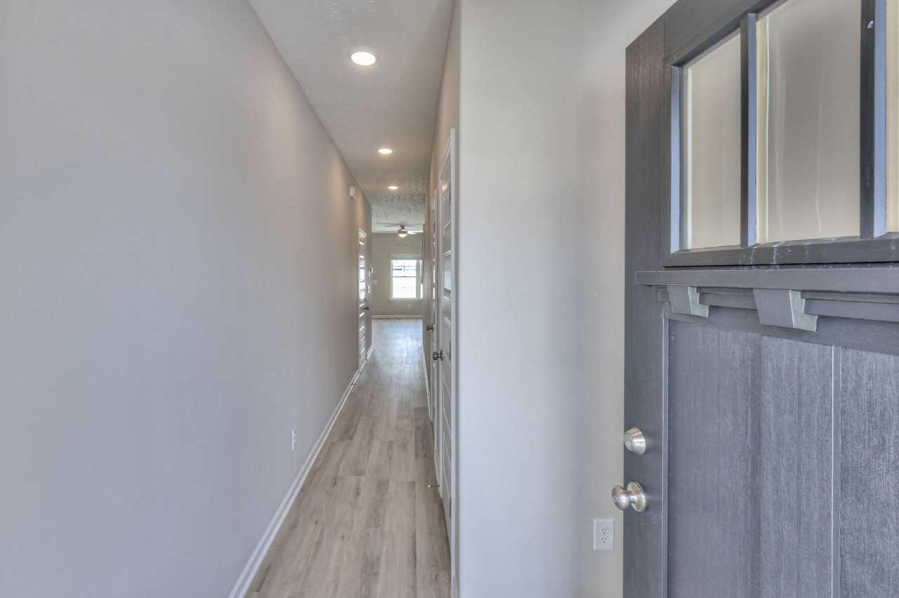 24 Hardwood Rd - Photo 4 of 28