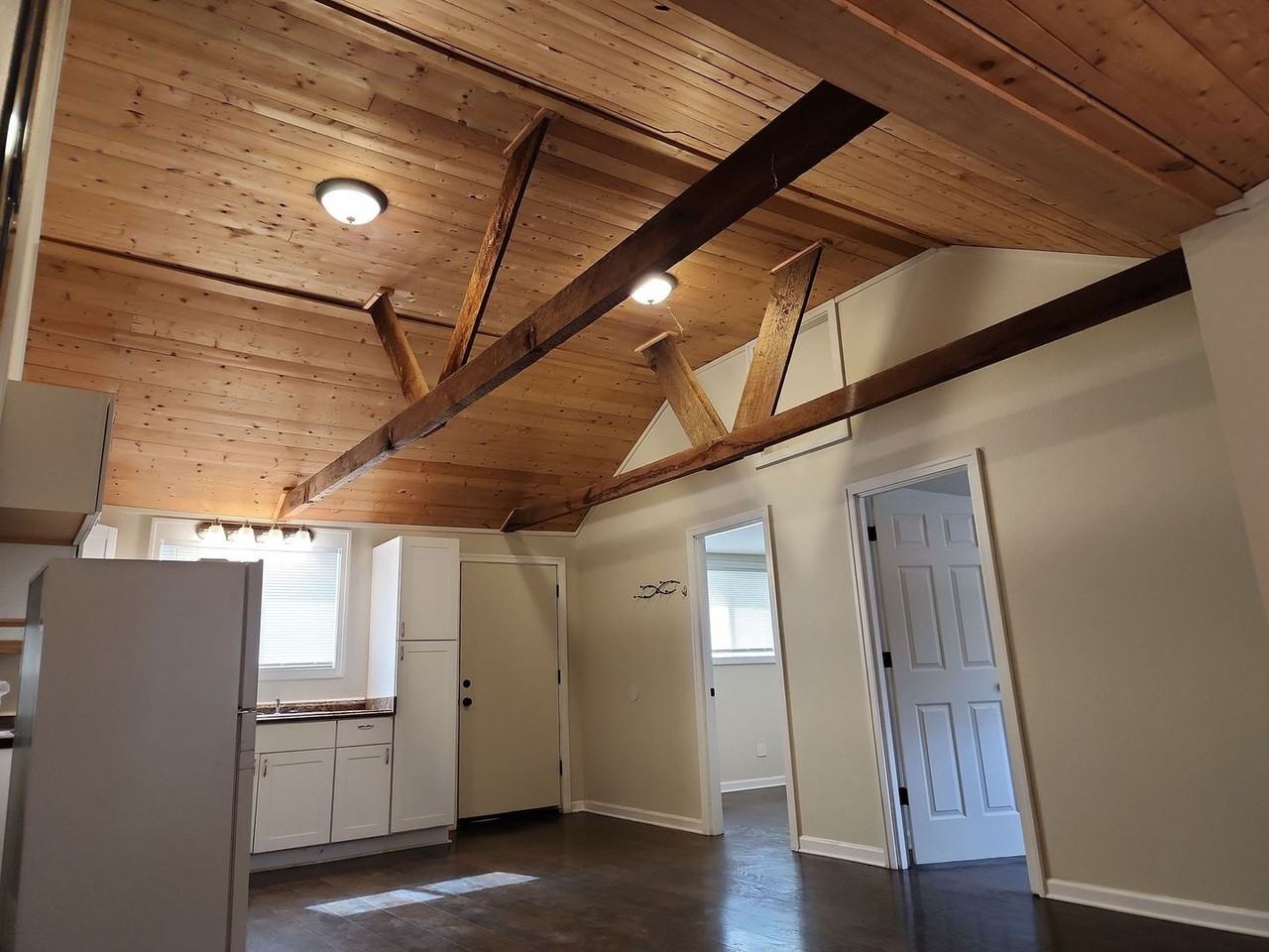 85004 1/2 Cloverdale Rd - Photo 4 of 12