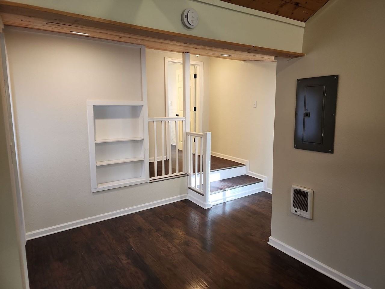 85004 1/2 Cloverdale Rd - Photo 7 of 12