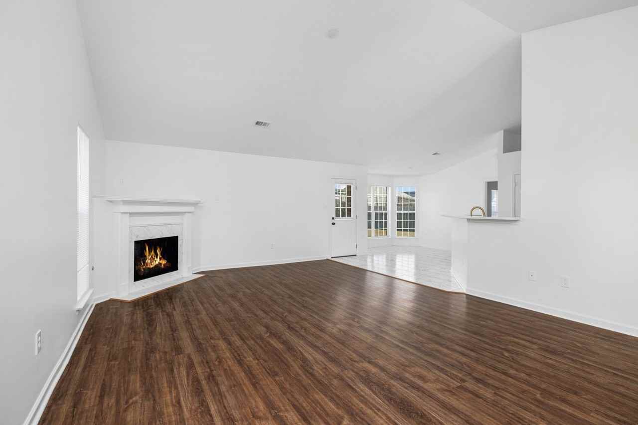 8332 Grayce Dr - Photo 6 of 29