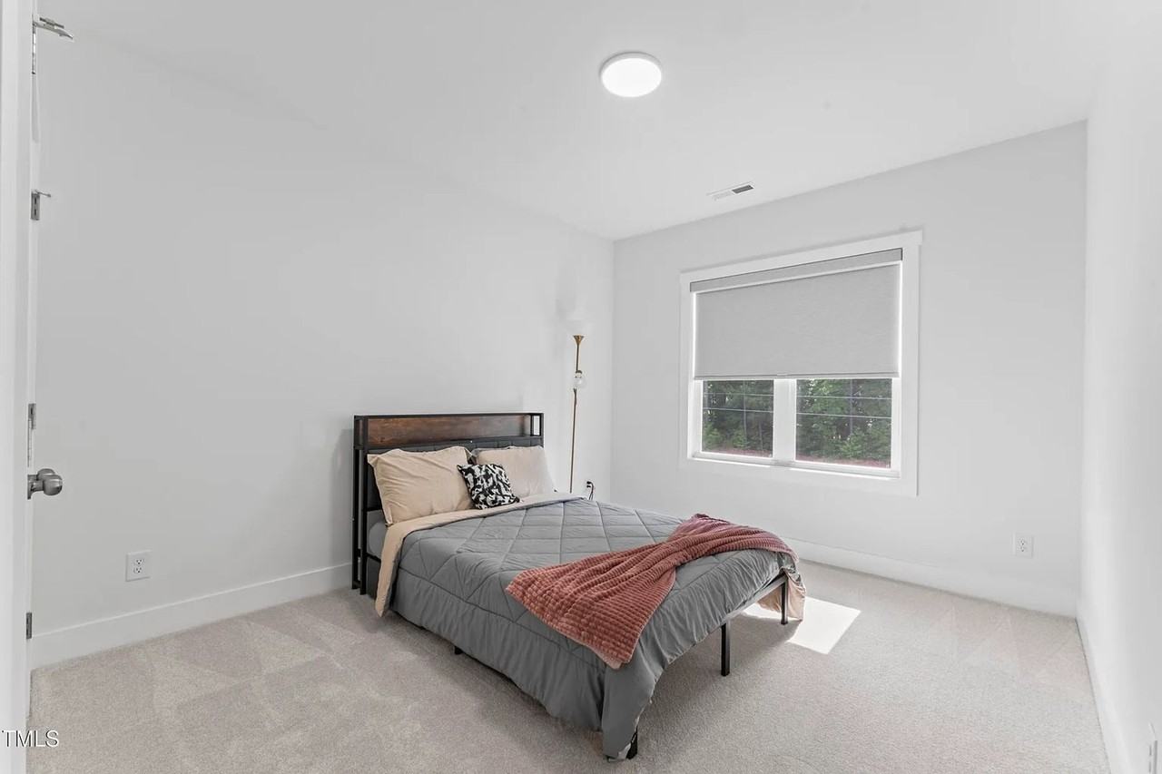 533 Kings Lake Way - Photo 5 of 41