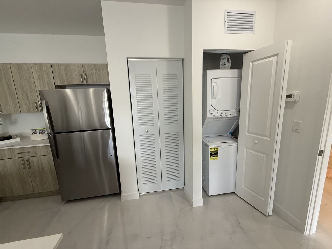 Sw 70th Ave #2B - Photo 2 of 8