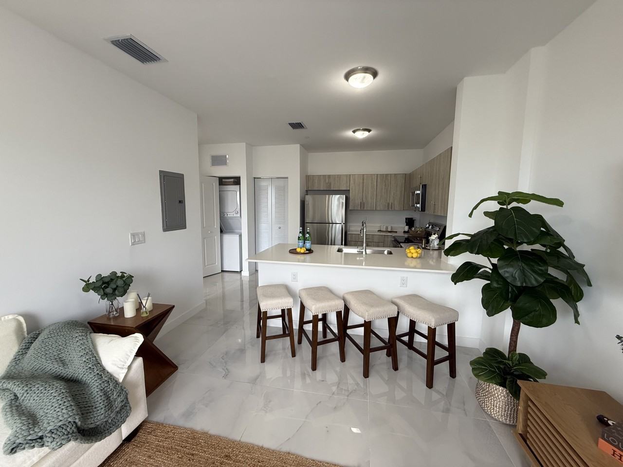 Sw 70th Ave #1B - Photo 2 of 7