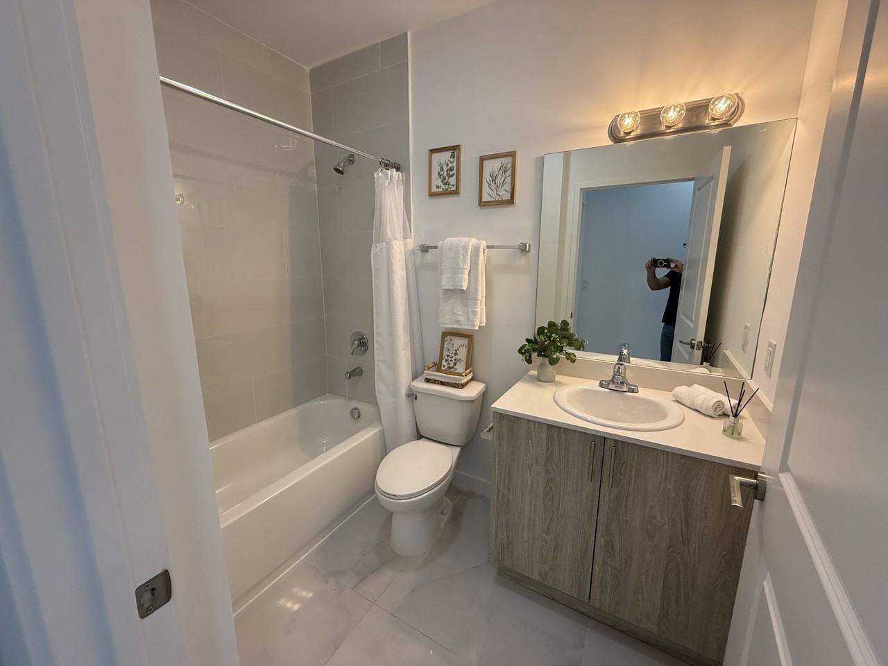 Sw 70th Ave #1B - Photo 4 of 7