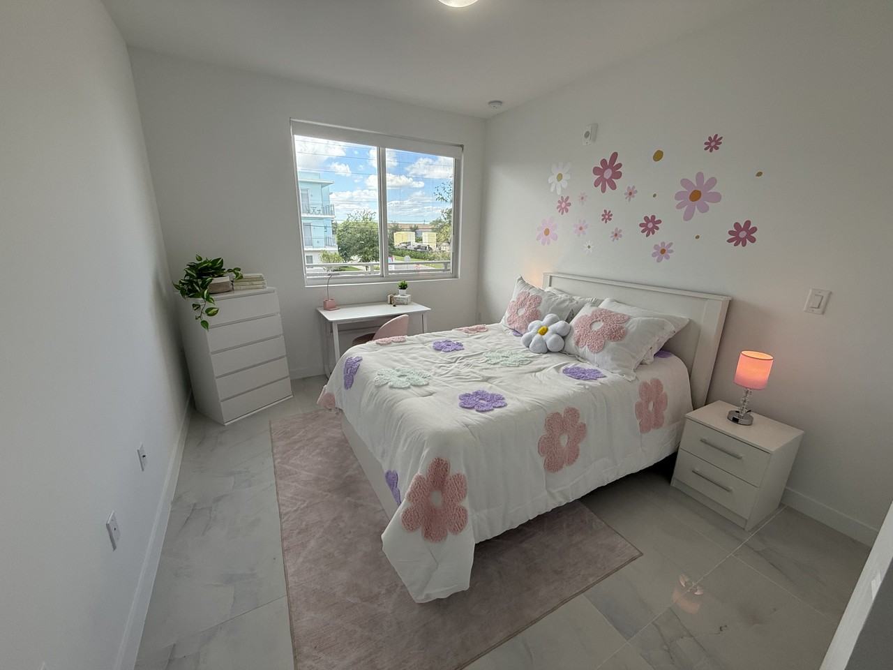 Sw 70th Ave #1B - Photo 5 of 7