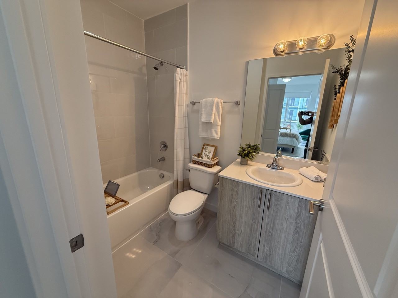 Sw 70th Ave #1B - Photo 6 of 7