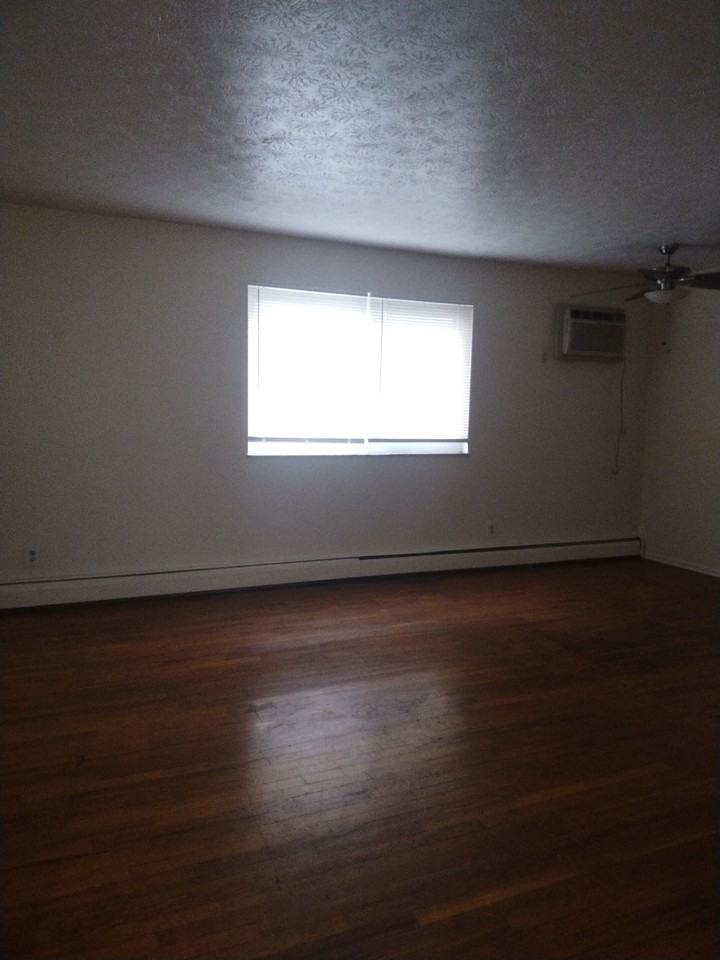 2044 Mills Ave #6 - Photo 4 of 22