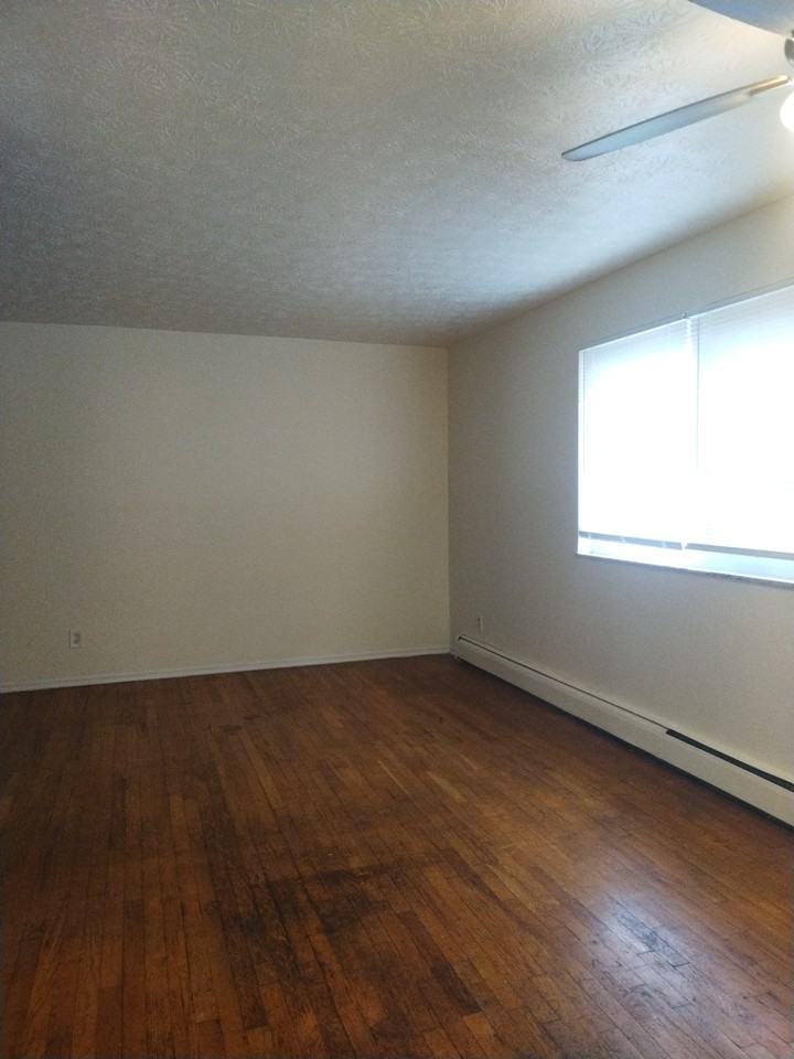 2044 Mills Ave #6 - Photo 5 of 22