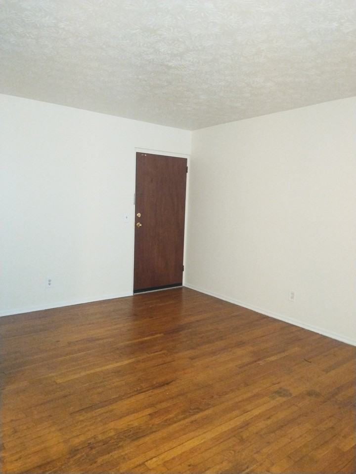 2044 Mills Ave #6 - Photo 6 of 22