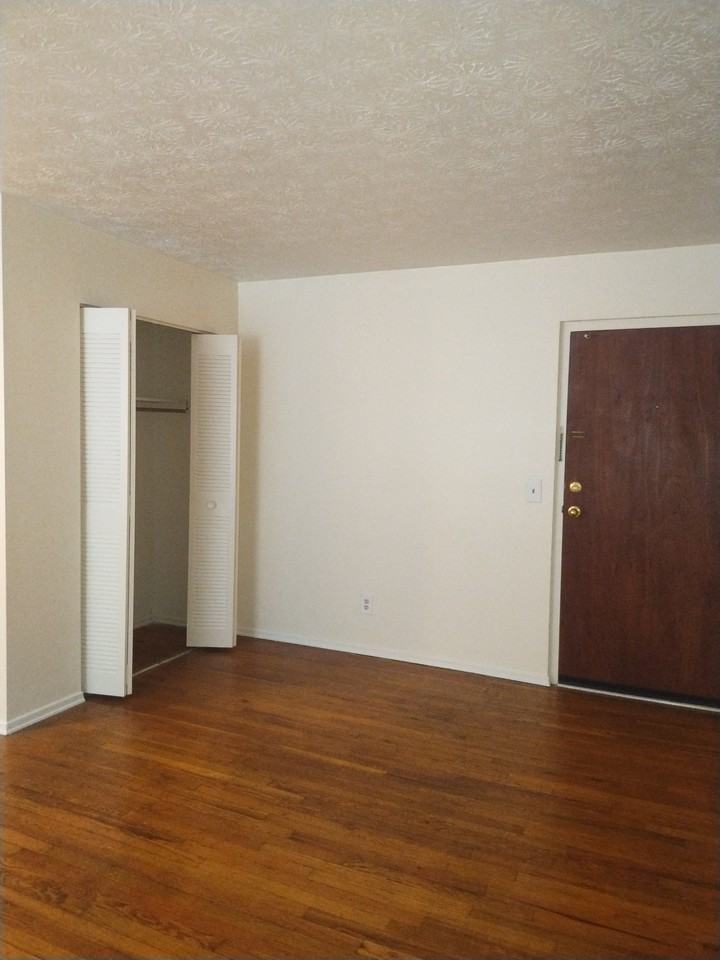 2044 Mills Ave #6 - Photo 7 of 22