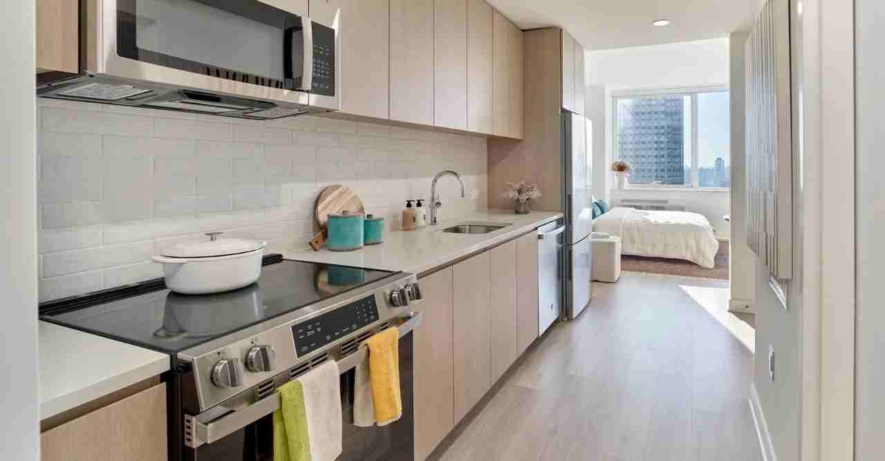 36 Journal Square Plz #1302N