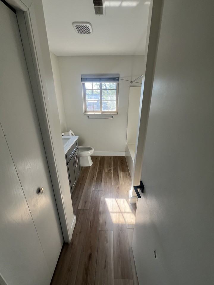 850 Biddle Ave #2 - Photo 4 of 12