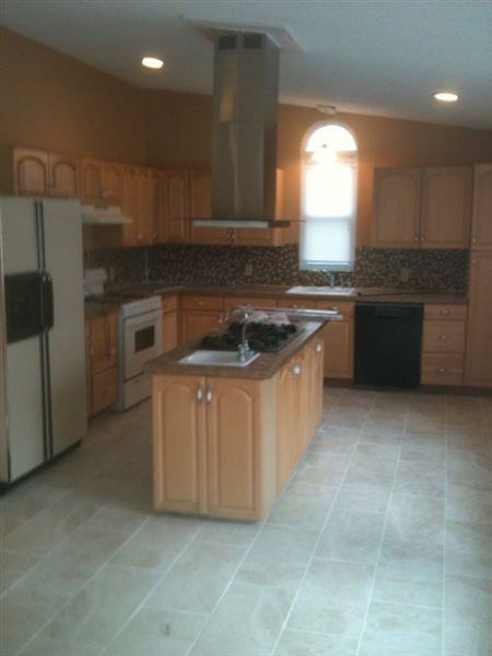 6340 Luana Ave - Photo 3 of 7