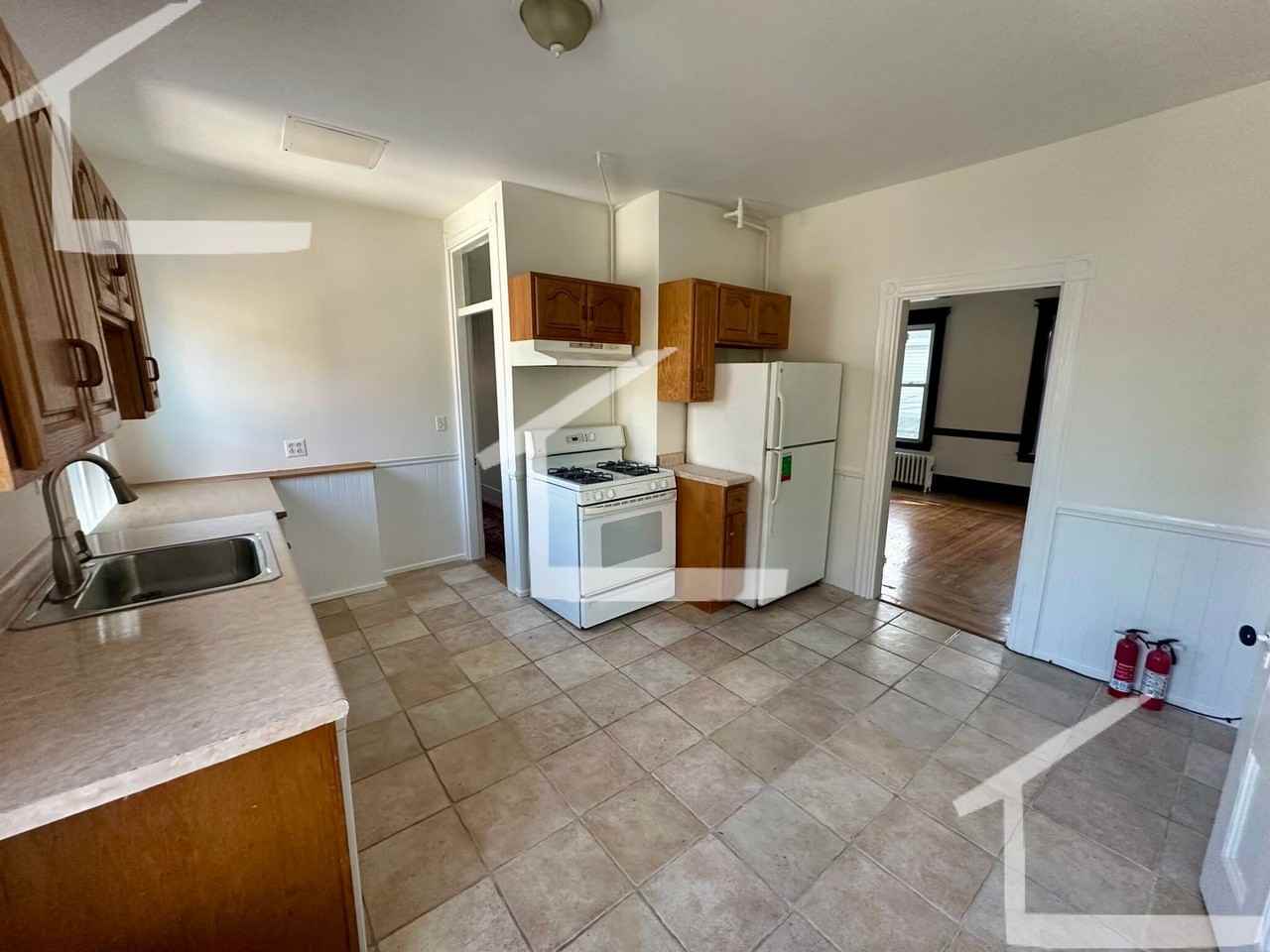 77 77 Fairbacks St - Photo 2 of 19