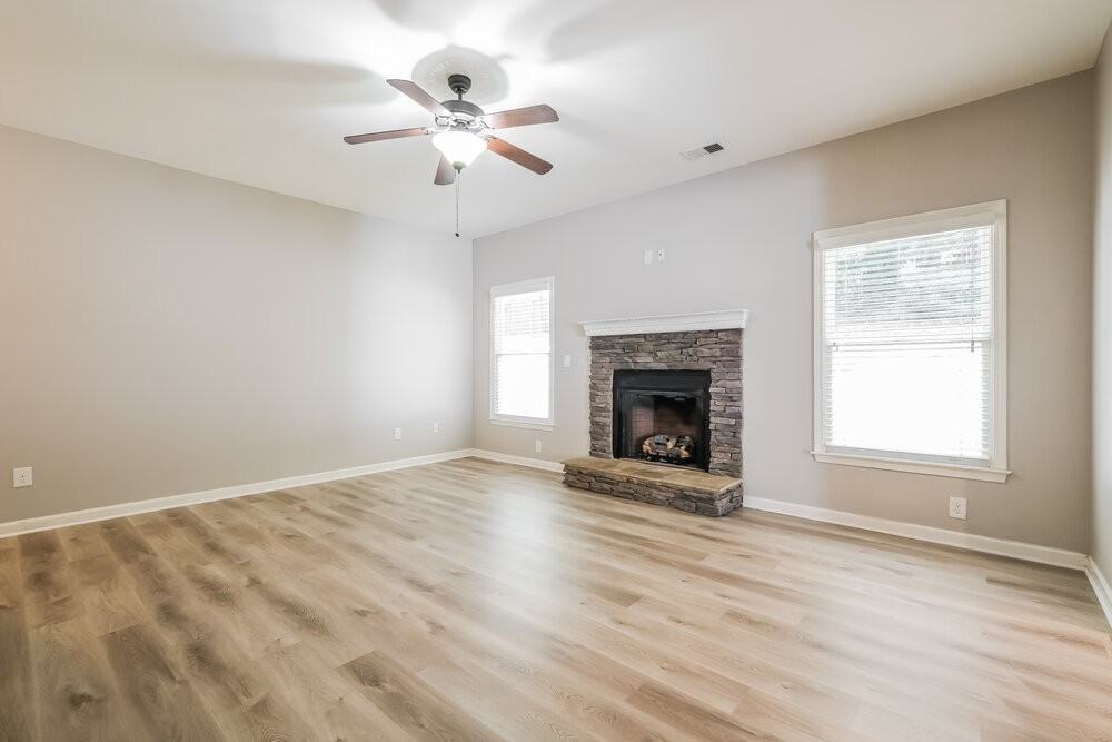 216 Jefferson Ave - Photo 5 of 17