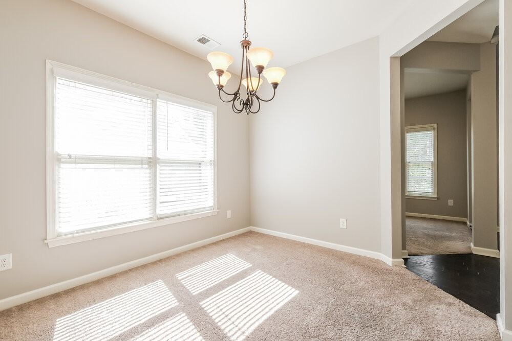 216 Jefferson Ave - Photo 7 of 17