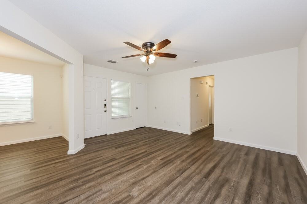 10701 Many Oaks Dr - Photo 4 of 16