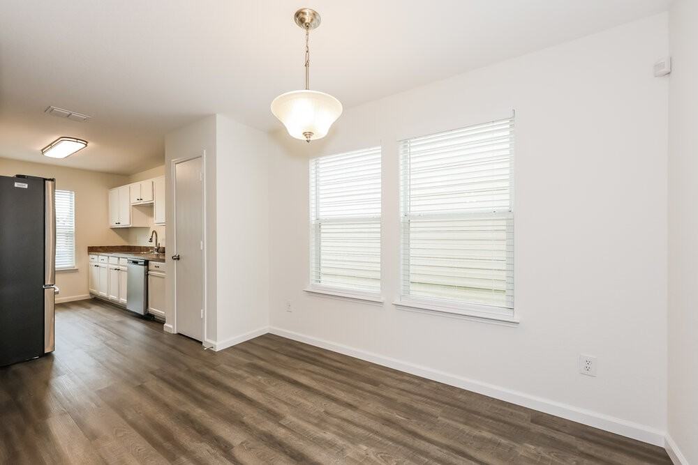 10701 Many Oaks Dr - Photo 5 of 16