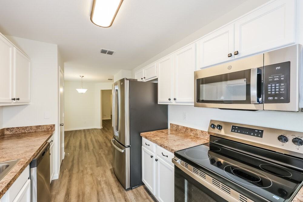 10701 Many Oaks Dr - Photo 6 of 16