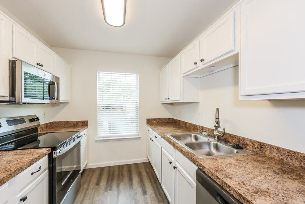 10701 Many Oaks Dr - Photo 7 of 16