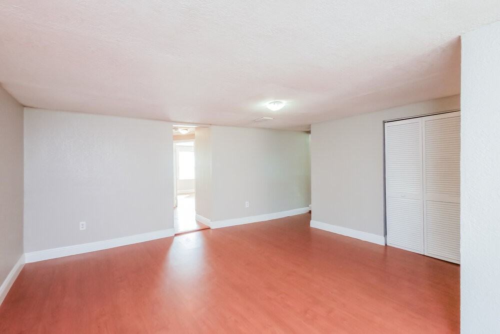 1826 Nwstreet - Photo 4 of 16