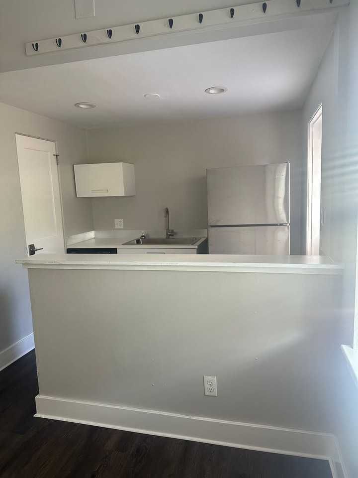 Grandview Apartments - Photo 2 of 10