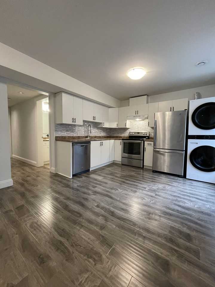 7333 194 St #BS - Photo 3 of 16