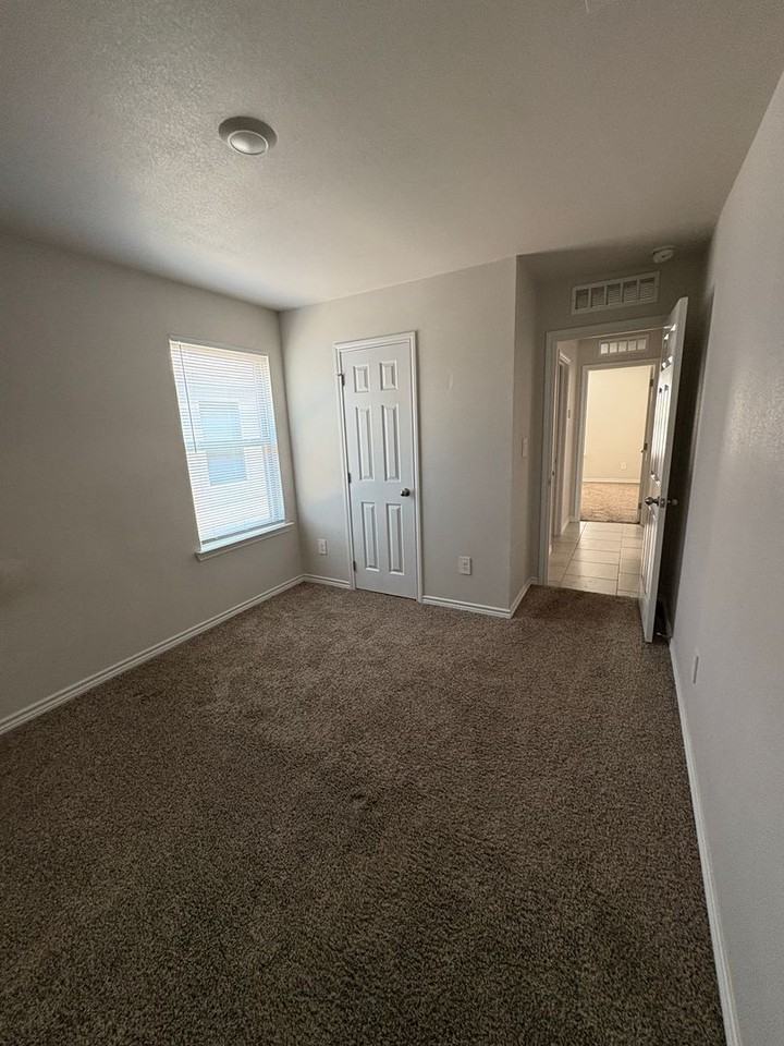 2313 Restful Ln - Photo 6 of 9