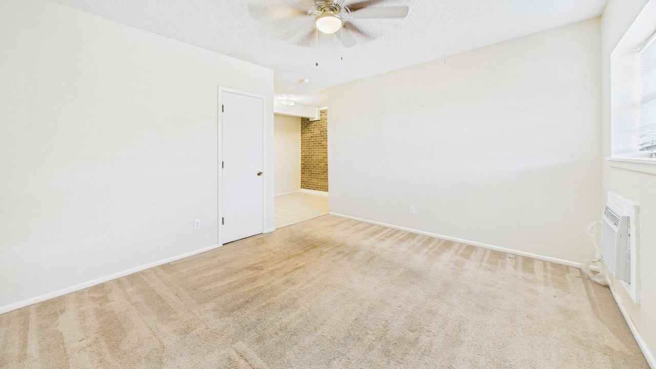 2123 15th St - Photo 5 of 17