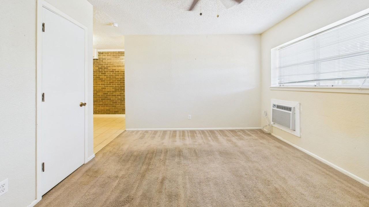 2123 15th St - Photo 6 of 17