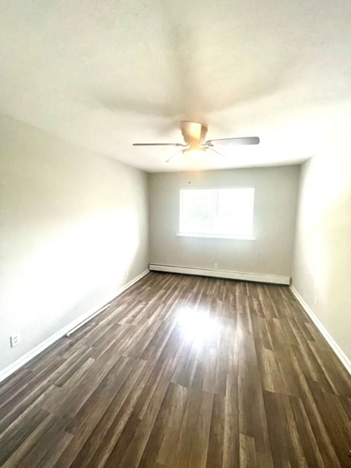 306 N Jackson Street - Photo 4 of 16