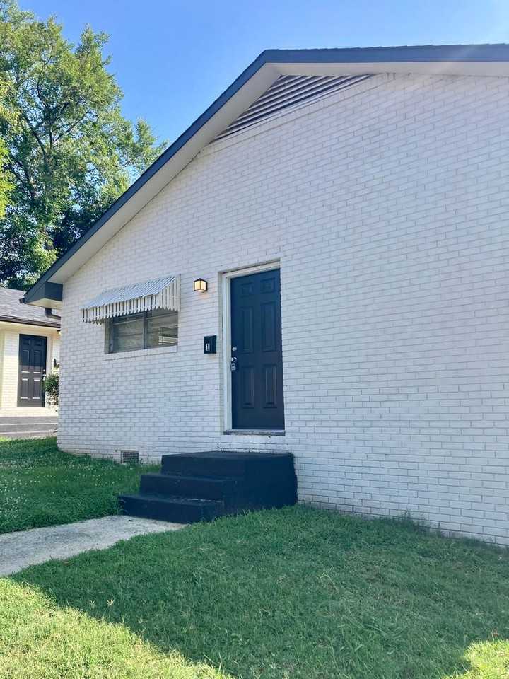 306 N Jackson Street - Photo 5 of 16