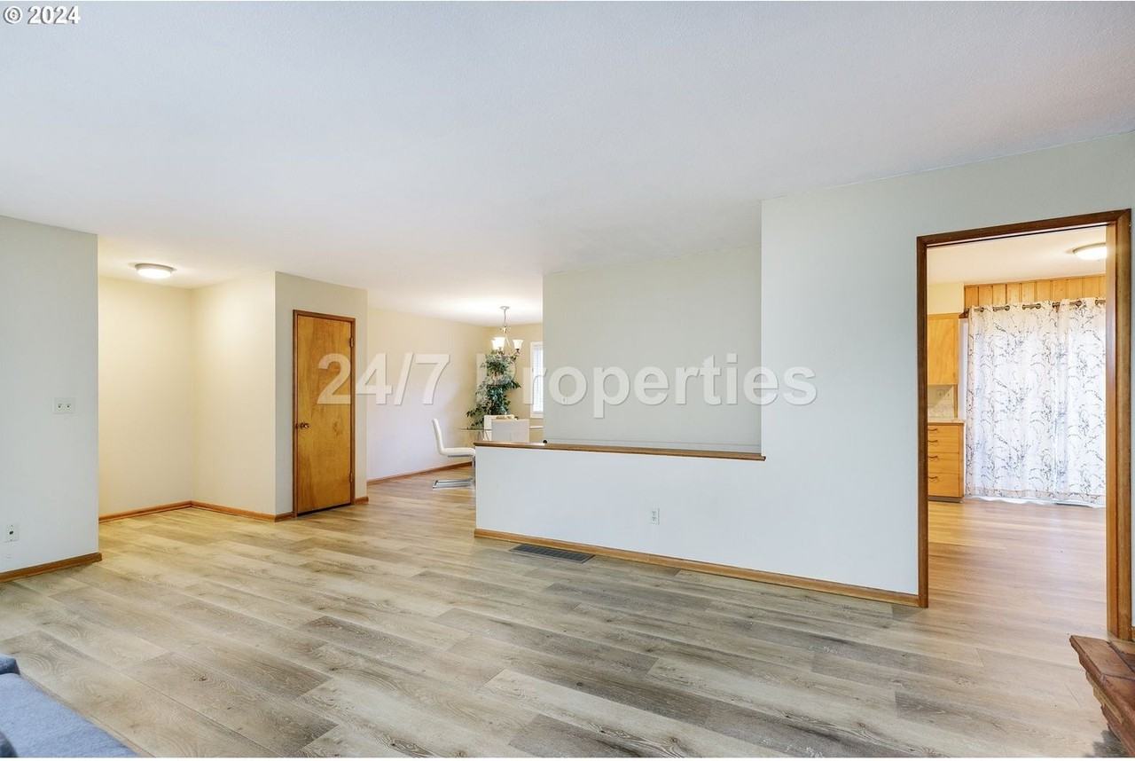 1103 Charman St - Photo 3 of 19