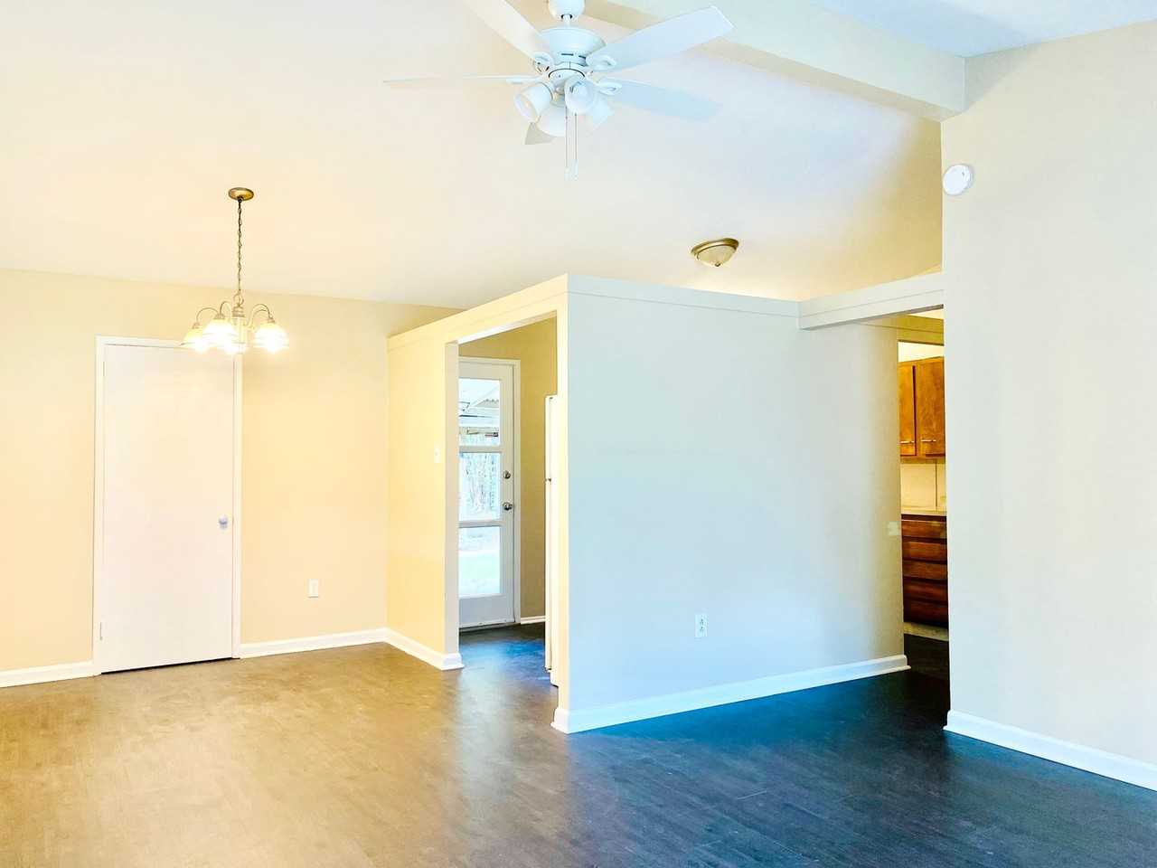 912 Choctaw Dr - Photo 2 of 10