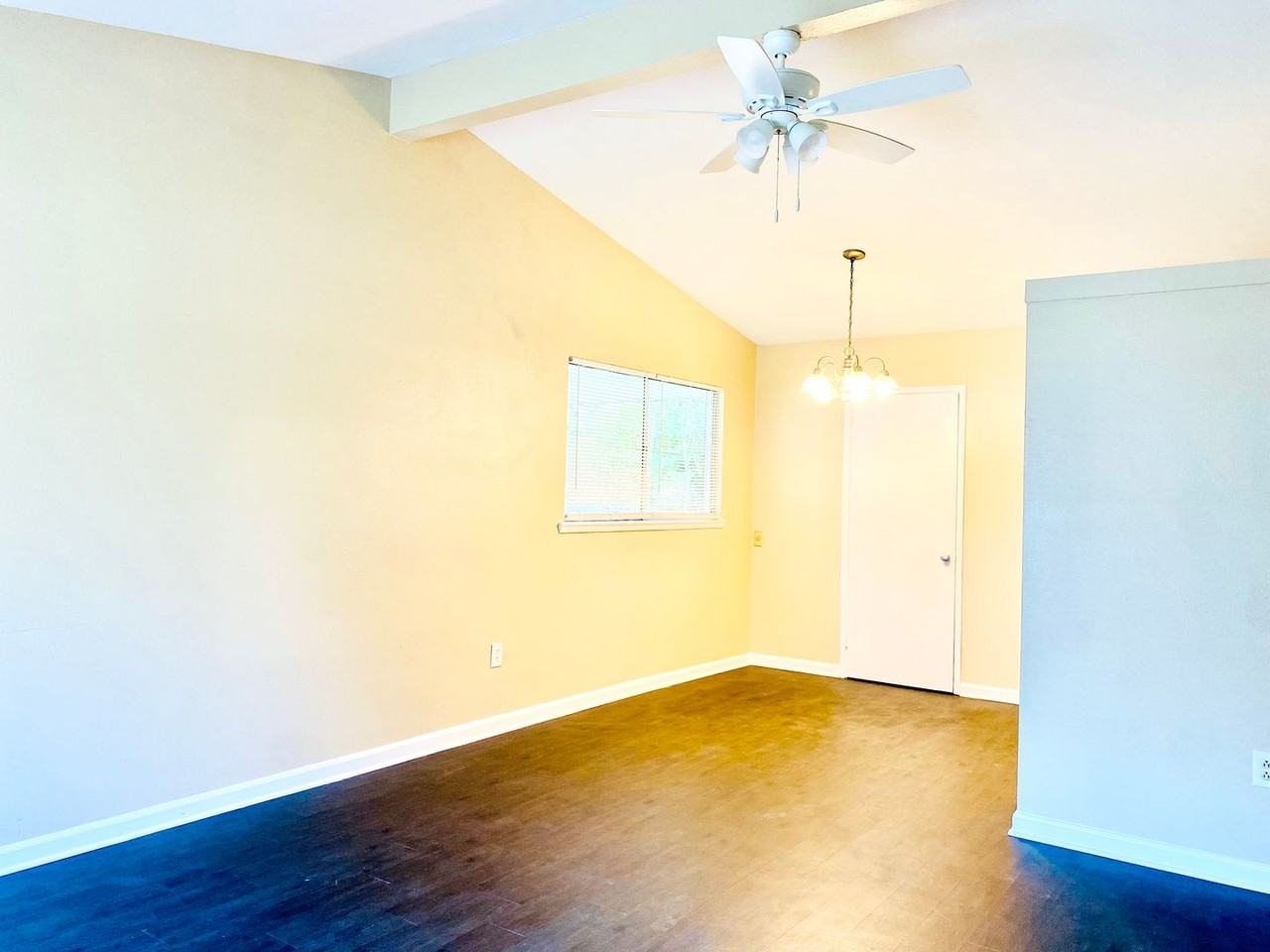 912 Choctaw Dr - Photo 3 of 10