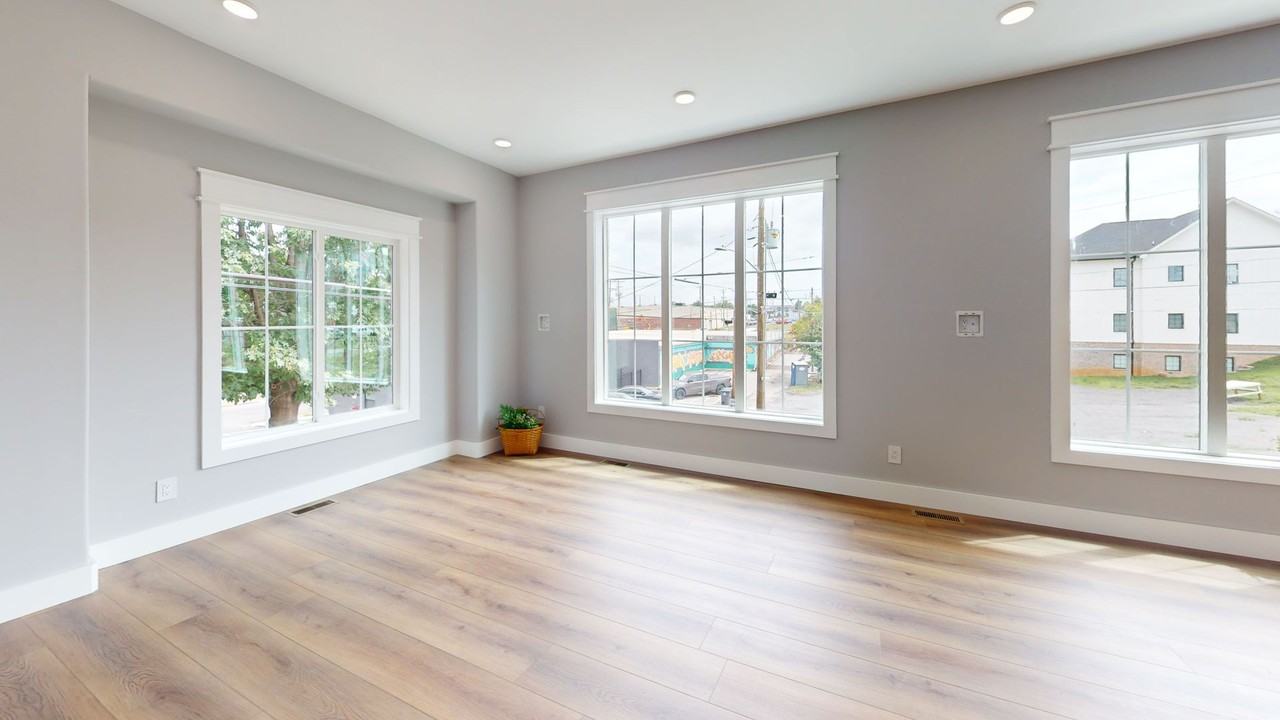 115 20th St - Photo 5 of 18