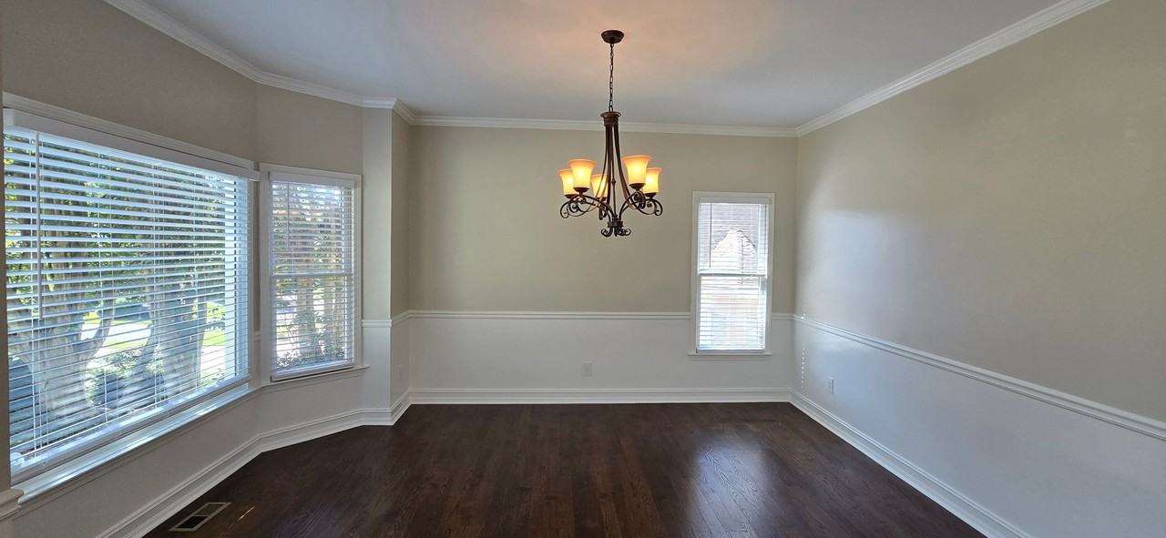 606 Villa Estates Ln - Photo 3 of 26