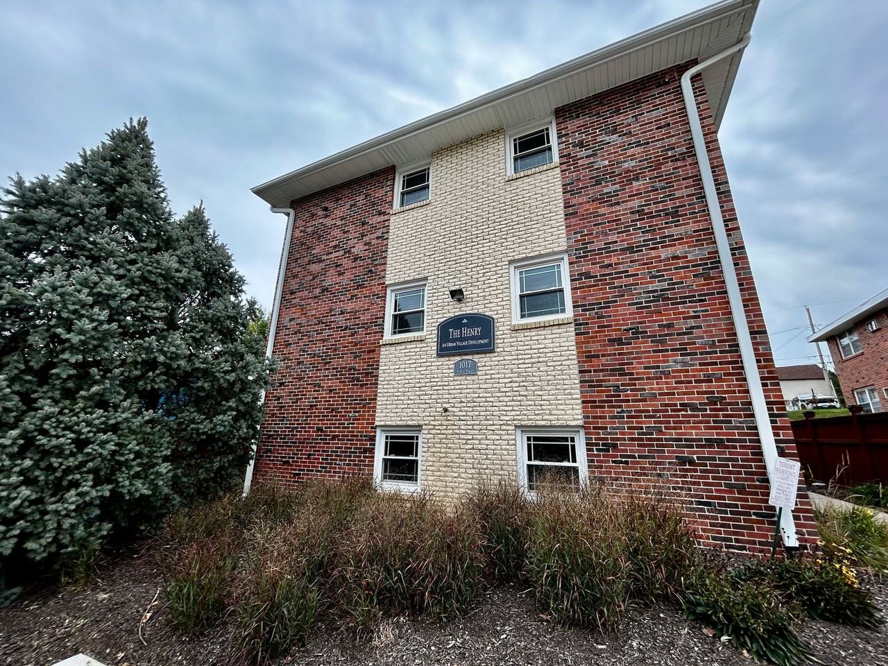 The Henry - Photo 2 of 8