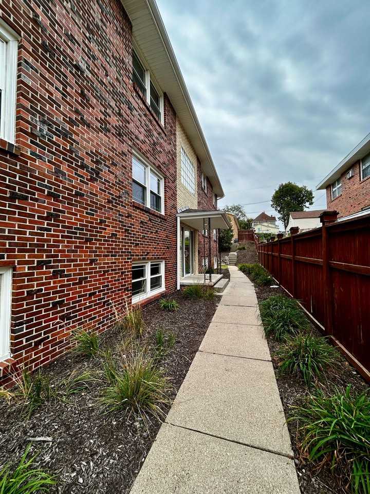 The Henry - Photo 3 of 8