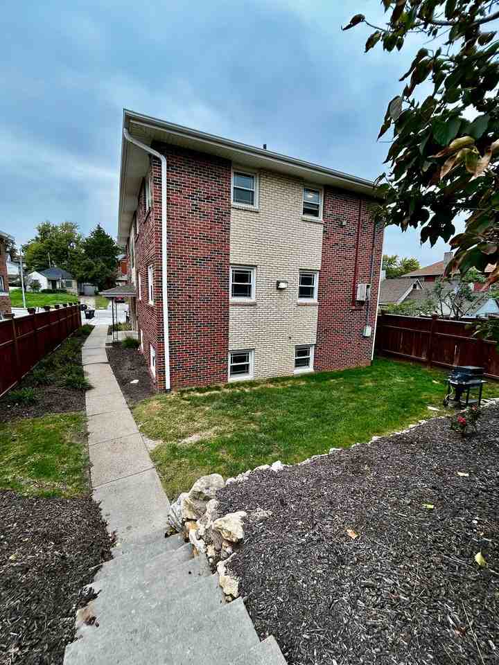 The Henry - Photo 6 of 8