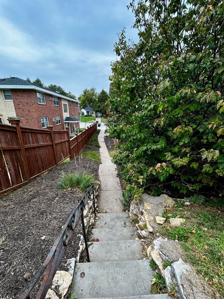 The Henry - Photo 7 of 8