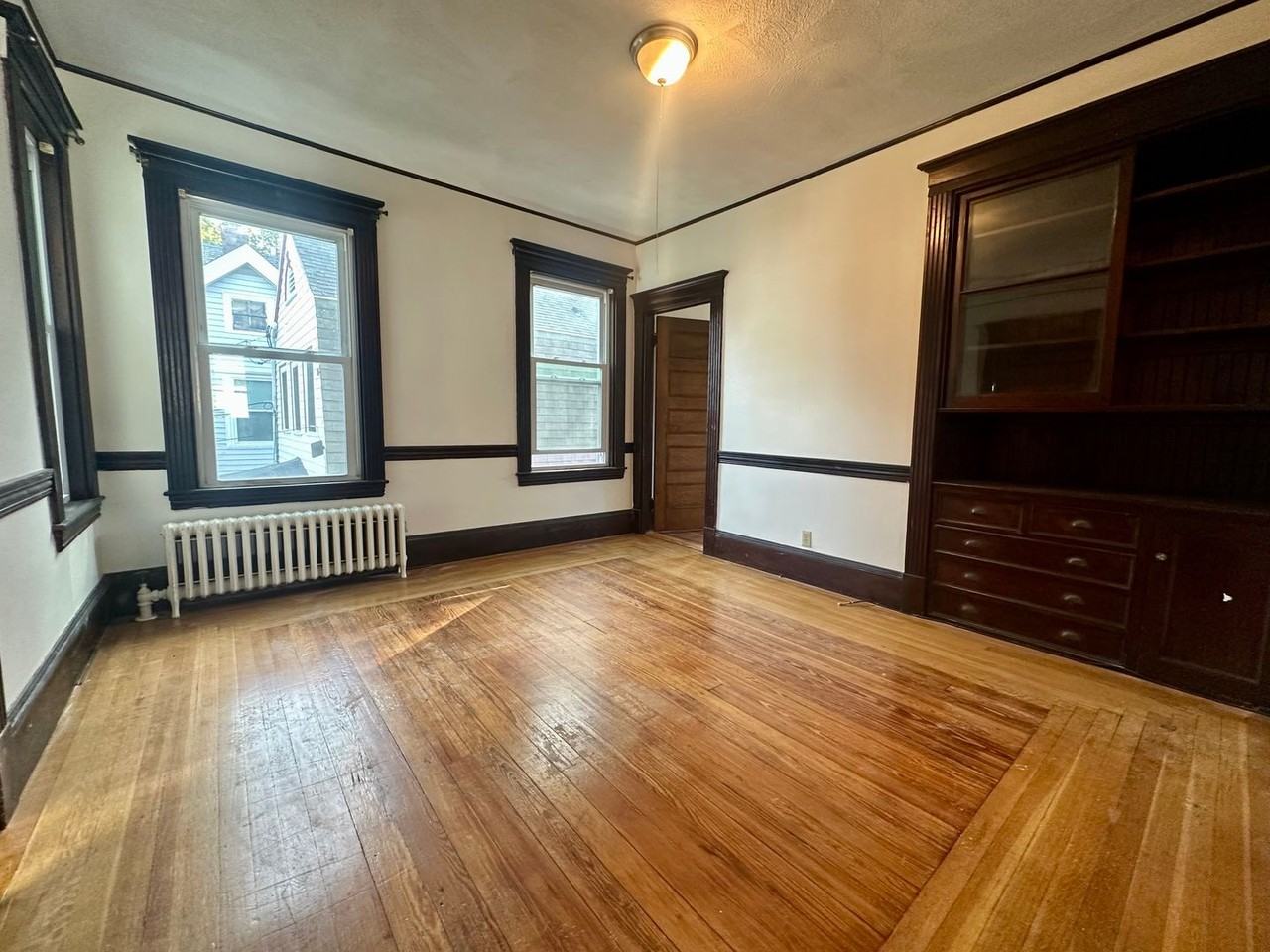 80 Fairbanks St - Photo 2 of 18